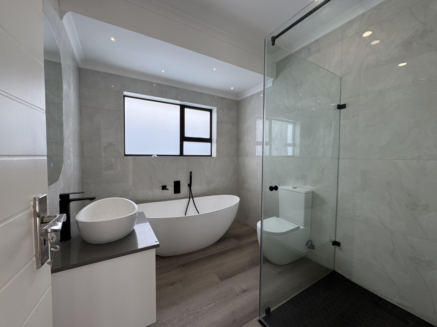 4 Bedroom Property for Sale in Sandown Western Cape